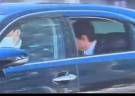 【悲報】秋篠宮さま、御料車でタバコを吸って炎上w