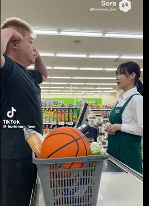 【AI？動画】ホリエモン、スーパーで突然バスケしだして泣きわめく