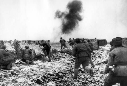 【朝日新聞】平和と民主主義はいずれ破局する