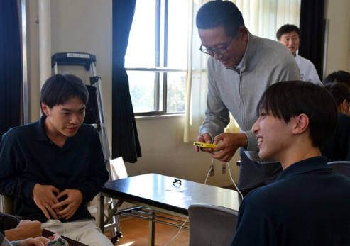 【🇯🇵】全国の男子高校で広がる生理の授業　疑似体験「めっちゃきつい」