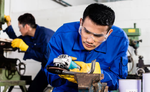 【経済】労働力不足43万人、外国人「育成就労」で補完　27年度から新制度