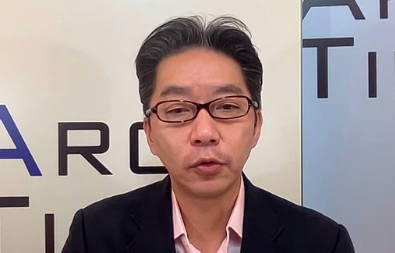 【迷惑行為で日本維新の会の会見を出禁になっているアークタイムズ尾形】片山大臣の回答中に口を挟む無礼な行動をして大臣に怒られる