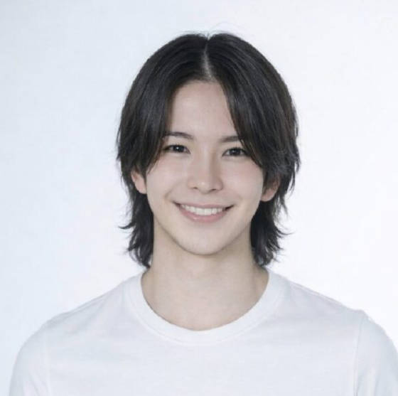 【画像】女さんの間で自分の顔異性化が流行るw