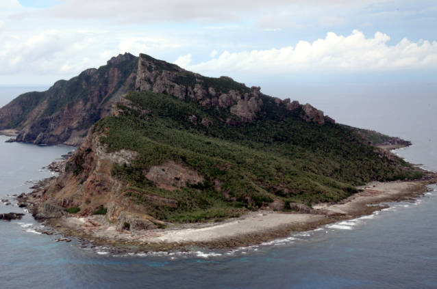 尖閣沖に貨物船「くた〇れ日本」が停泊…なりすましか？　船舶情報サイトが非表示へ　"F◯◯K　JAPAN"