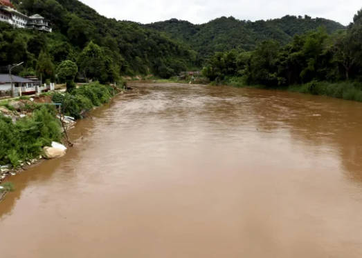 中国国営企業がレアアース乱掘によりタイ北部の観光名所コック川を破壊。住民に深刻な被害