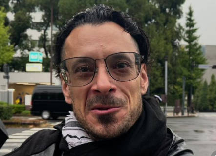 移民反対デモでカナダ人記者に『〇すぞ！』