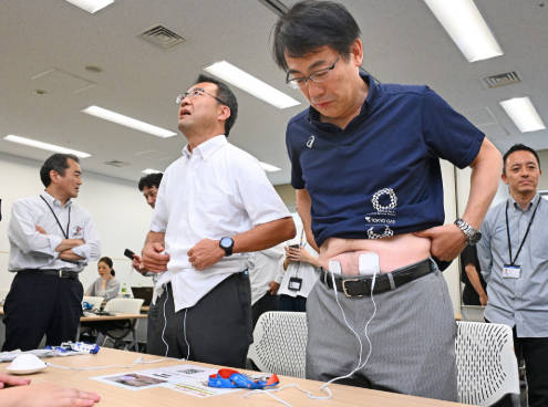 男性管理職に電気ショックで生理痛体験を義務化条例。懲戒の部屋の腎虚刑を連想させると話題に