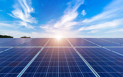 太陽光発電、「最も安いエネルギー」となった結果、世界中で、唐突に、狂ったような勢いで普及し始める