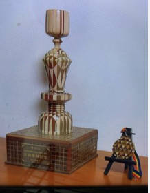 【悲報】箱根駅伝、トロフィーが大谷ハラスメントww