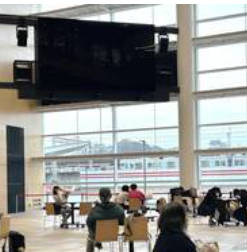 駅前の液晶ビジョンが故障のため半年放置←どこの田舎だよ