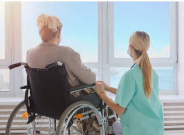 【日本語を覚えない特定の外国人職員に対して】入居者さんの3割が介護拒否してる。クリアな人、つまり、認知症でない人全てがその人を拒否