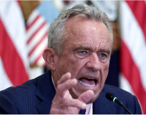 【米ケネディ厚生長官、超加工食品へ戦争宣言】「米政府は（食品に）添加された砂糖や過度に加工された食品への戦争を宣言する、スナック菓子や砂糖が入った炭酸飲料やエナジードリンクの飲用を避けろ