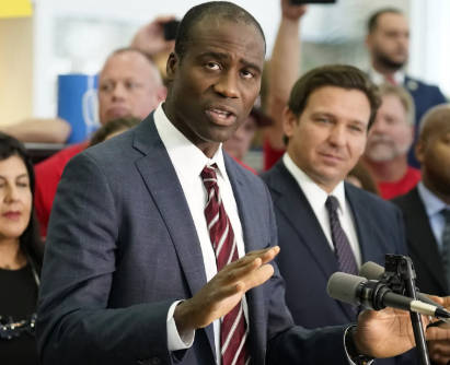 フロリダ州保健局長、「mRNAワクチンで47万死亡」「予防接種廃止」に続き「構造水(H3O2)を飲め」