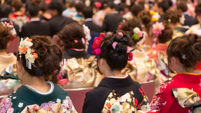 【社会】「成人式は不要」4割超　1.3兆円の和装・美容・スーツ産業に迫る“静かな危機”