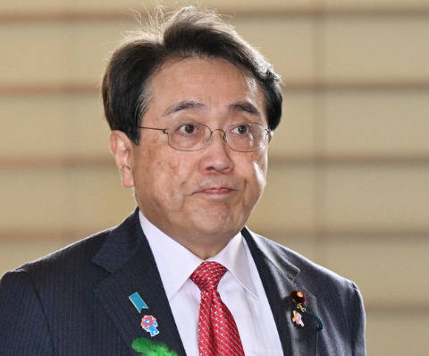 日本政府、発狂w「中国のレアアース規制、決して容認できず極めて遺憾！米国に言いつけてやる」