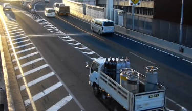 【事故】首都高が動画を公開し注意喚起！車線変更ではミラーを確認して余裕を持って！