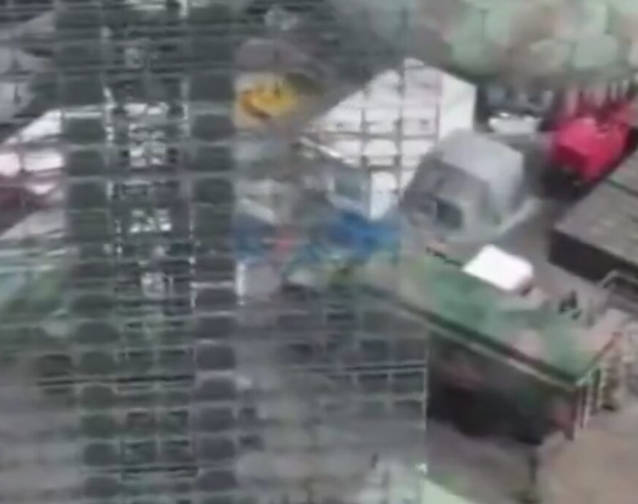 ベネズエラに配備された巨大レーダーを自慢する中国の女軍人さん。勿論アメリカ相手に役立たず