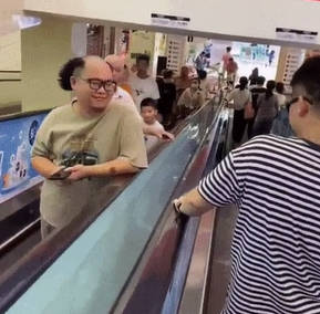 【BBC速報】風が強すぎて既に全国で100人のカツラが飛んでいっている模様 w