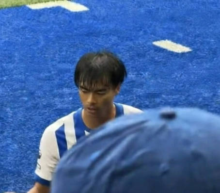 【悲報】三笘の頭頂部、前髪と繋がりそうな最新画像が発見されるwwwww