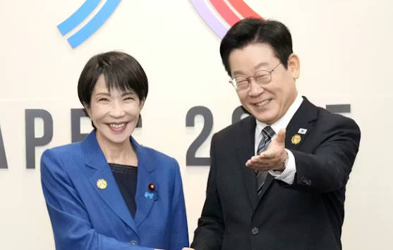 李大統領、高市首相の夫に食器セットとサムスンス時計贈る「また一緒に料理を作り平穏な時間が続くことを祈る思いを込めた」