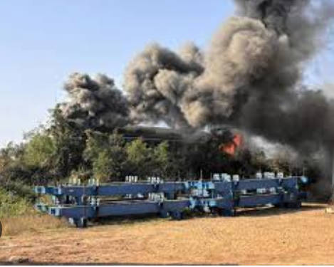 タイ「日本要らね！中国の高速鉄道を採用！」→工事現場でクレーンが倒壊し特急列車直撃死者多数