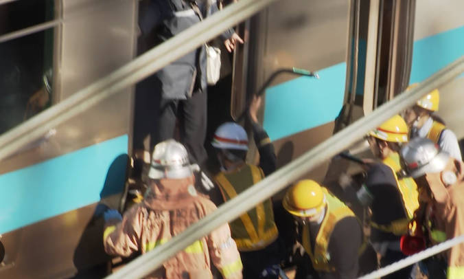 山手線、車両から爆発音💥