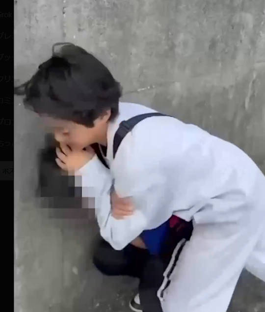 【悲報】小学生を全裸にし首絞めて海に落とした中学生、早くも特定された模様