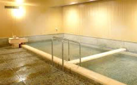 【LGBTQ】宿泊施設の大浴場で男性の尻なでる　不同意わいせつ疑いで29歳男を逮捕　沖縄署