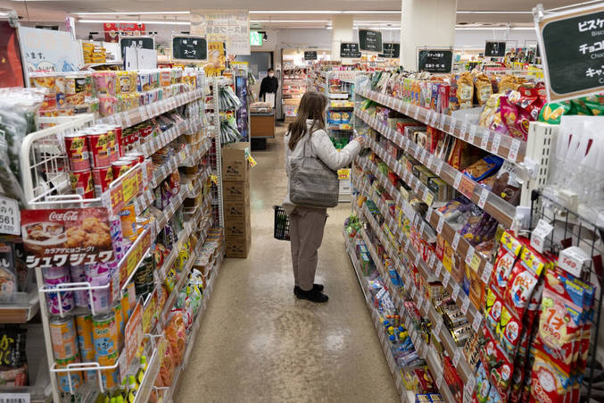 【悲報】食料品の消費税ゼロのマイナス5兆円弱の税収に対する経済効果、5000億円程度