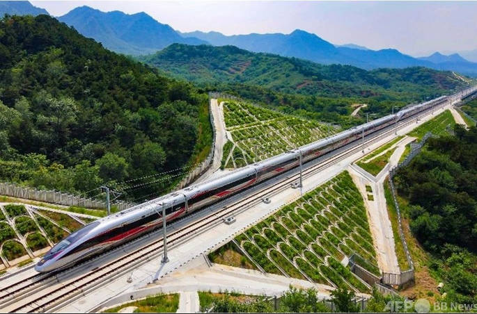 中国の高速鉄道網の負債130兆円、各地に「幽霊駅」…赤字拡大で値上げと賃金未払い捗る