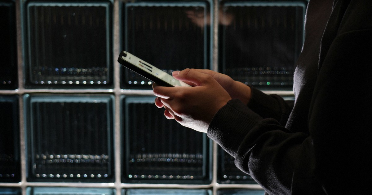 SNSで送った性的な画像使って脅迫被害　2年で4倍　男性狙い急増