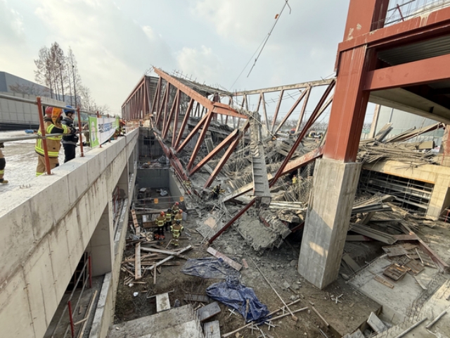 【Money1】 韓国･光州「図書館」建設現場「突然崩落事故」