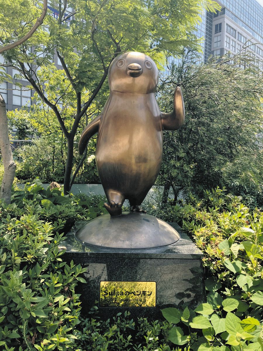 Suicaペンギン像「つぶすのはかわいそう」 新宿駅の名所の運命は 「卒業」発表に半泣きの人も