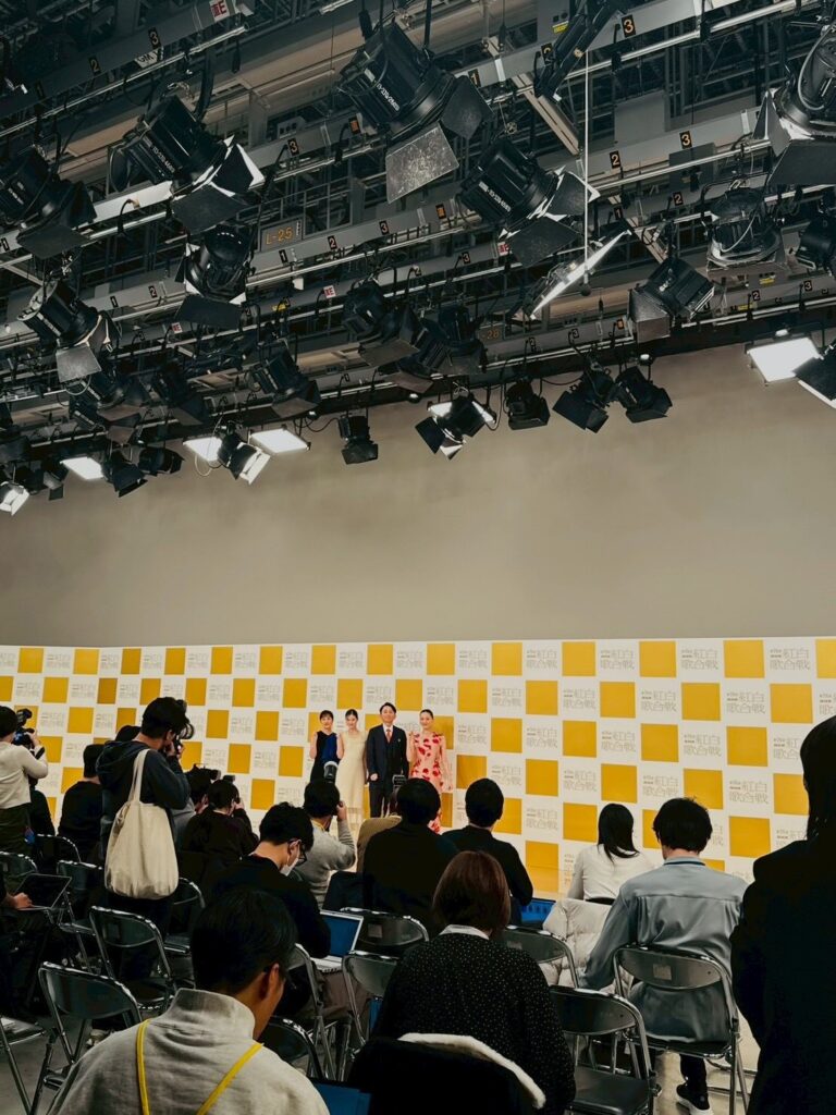 綾瀬はるか、『紅白歌合戦』オフショット大放出　ネット反響「需要ありまくり」「どの姿も美しい」