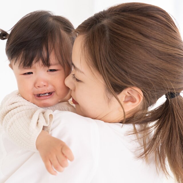 【自由席】「妻に席を譲ってもらえませんか」新幹線自由席で哀願するW抱っこ紐夫婦。指定席を予約しなかった理由に「知るか」の声