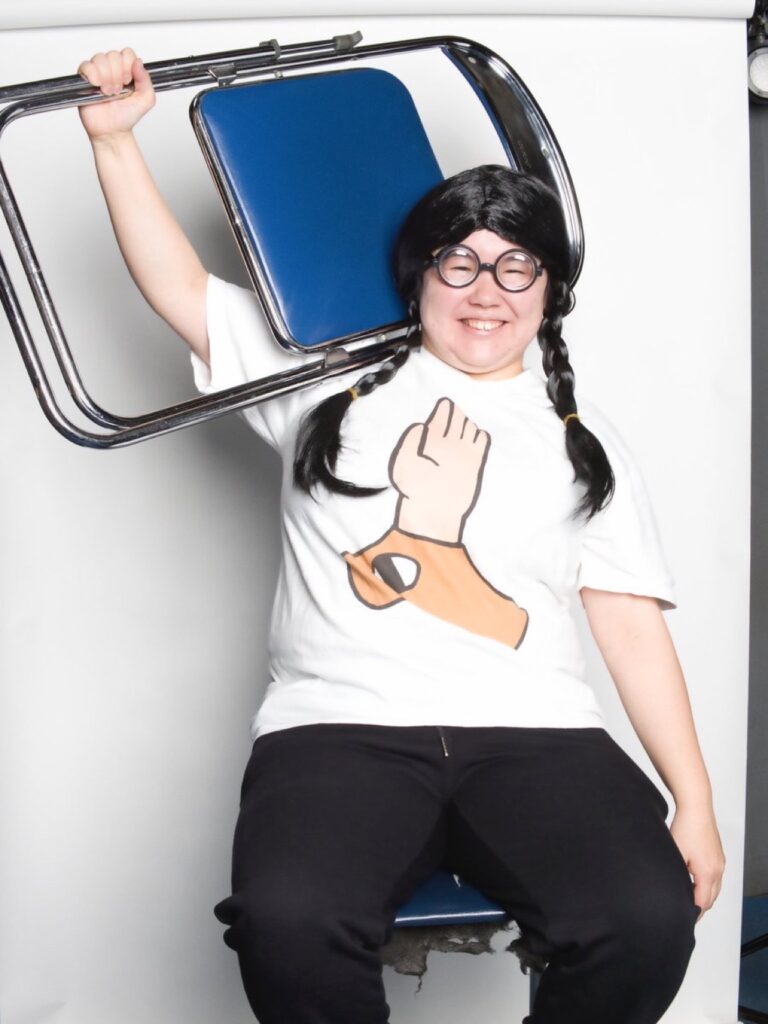 やす子「いっぱいご飯食べて、今日も楽しく生き抜くわよー！！」