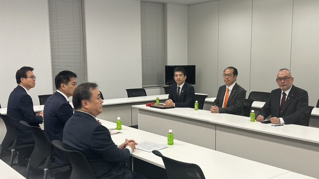 【悲報】自民公明維新、ガソリン減税分の穴埋めで増税を検討開始wwww