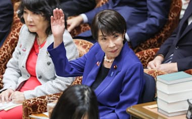 高市首相「休日は宿舎内で仕事」美容室に行けず悩み　Xに投稿