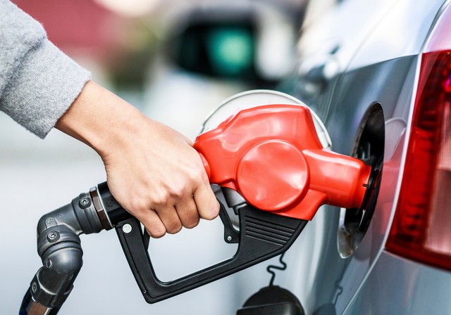 【X】車椅子ユーザー、セルフで給油できず「代わりに入れてもらえますか？」→「無理ですね」