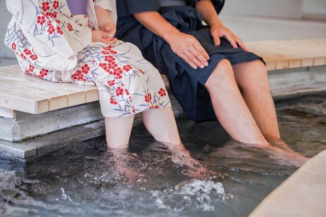 【若者の恋愛離れ】20代の「交際経験ゼロ」が急増、30代の「恋愛は無駄」意識も増加…恋愛観が激変した背景