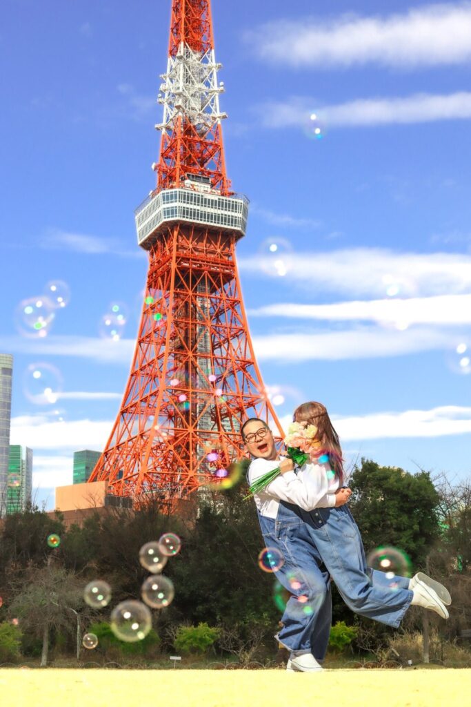 【芸能】和田まんじゅう「1月1日に入籍しました」　超異例“3度目”結婚発表！　抱き合う夫婦ショットも