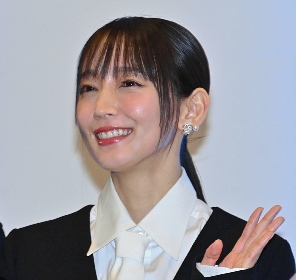 【女優】森七菜、めちゃめちゃかわいすぎる吉岡里帆に心奪われた「美しすぎて、目が離せなくて」「恋に落ちているのか…」