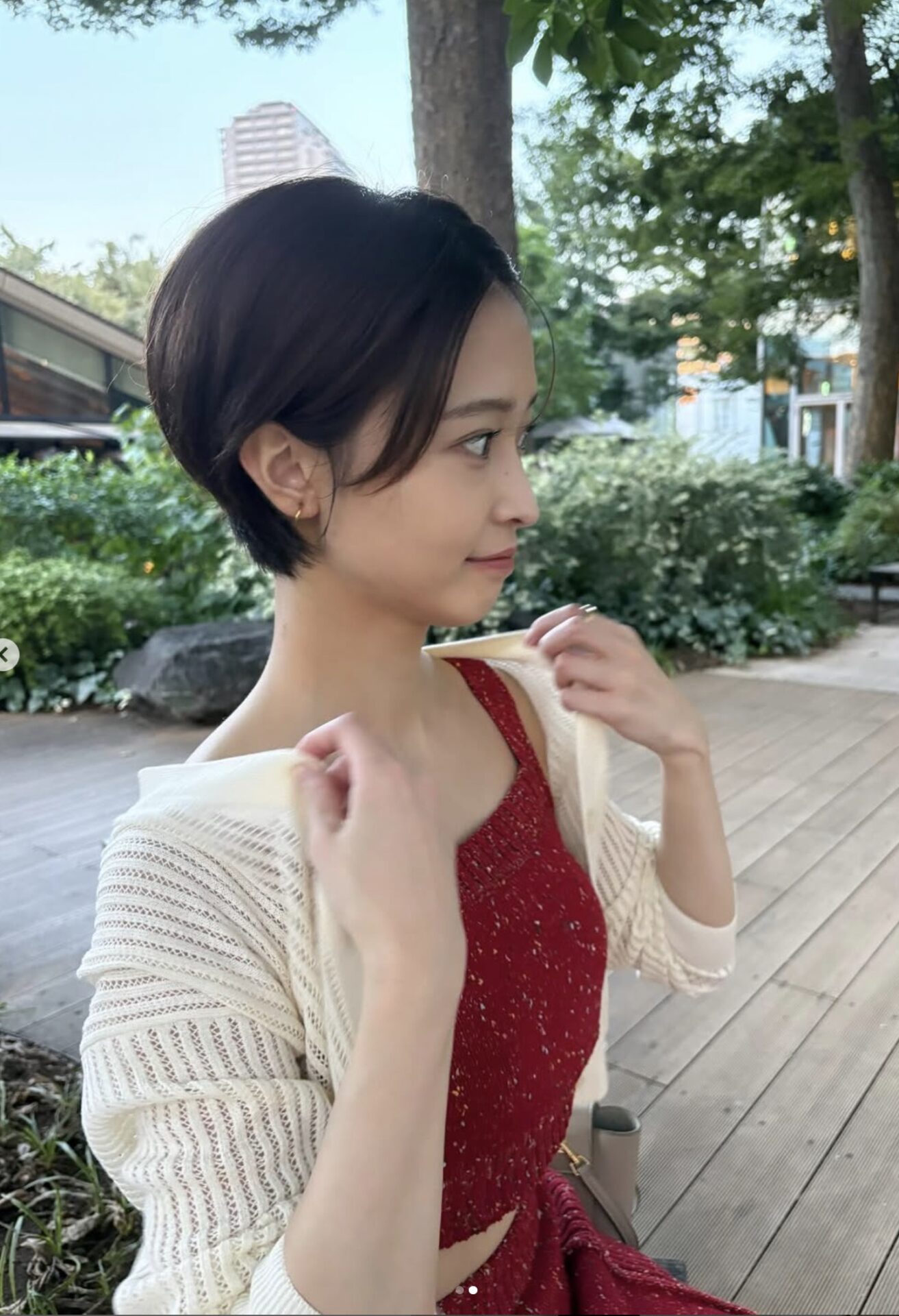 渡邊渚、ユニクロ使った私服コーデ　雰囲気変わって…「最近前髪あげたり、センター分けしたり」