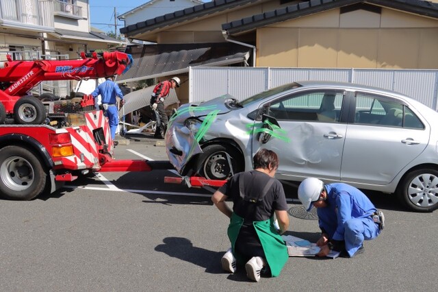岡山のスーパーに90代男性運転の車衝突　6年前免許返納、道交法違反の疑い